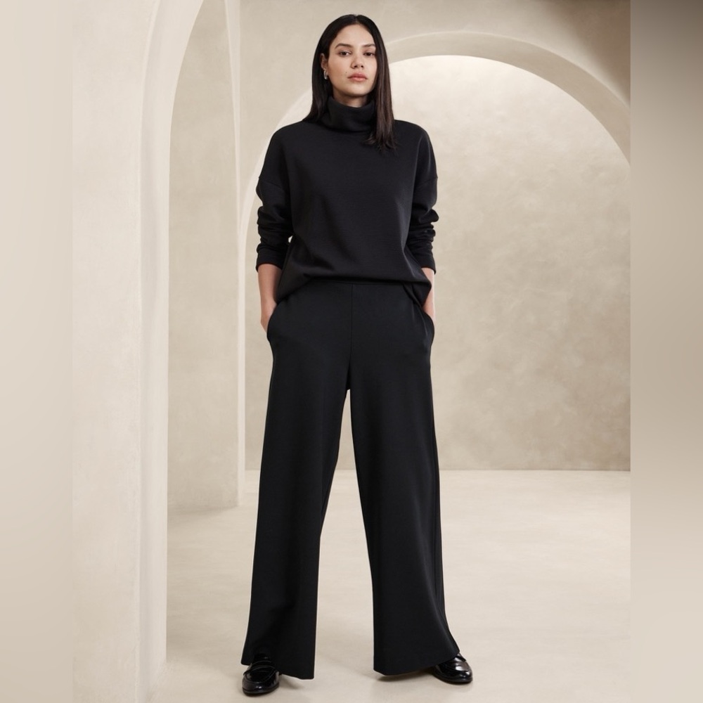 NWT! Banana Republic Black Wide-Leg Ponte Pant